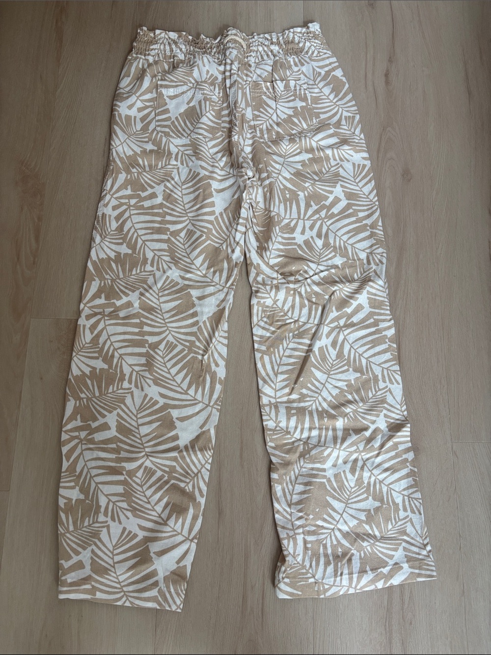 NEW Neutral Leaf Print Wide-Leg Linen Blend Pants - Picture 4 of 8
